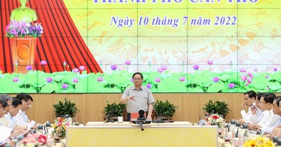 Thủ tướng Phạm Minh Chính làm việc với Ban Thường vụ Thành ủy Cần Thơ