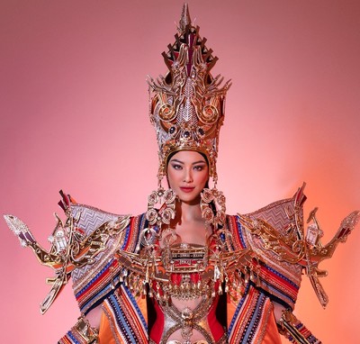 Trang phục dân tộc nặng 30 kg của Kim Duyên tại Miss Supranational 2022