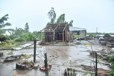 Nhiều tỉnh Đồng bằng sông Cửu Long thiệt hại nặng nề do giông lốc