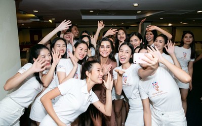 Hoa hậu đẹp nhất Thế giới 2020 đắm say với Sài Gòn