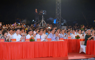 Thủ tướng Phạm Minh Chính dự Chương trình nghệ thuật "Bản hùng ca bất diệt"