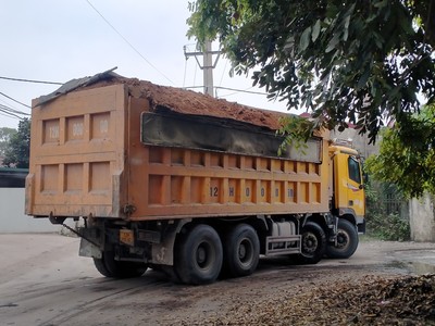 Hà Nội: Cần xử lý nghiêm việc đổ chất thải trái quy định của dự án 667 Lạc Long Quân