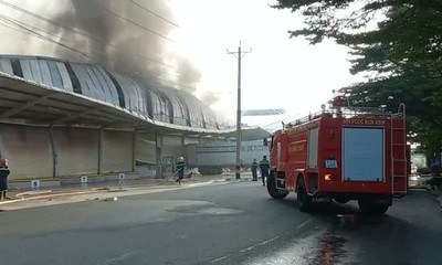 Bình Dương: Cháy lớn trong khu công nghiệp