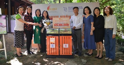 Hiệp hội Nữ doanh nhân Việt Nam tặng 130 thùng rác đến BQL bán đảo Sơn Trà