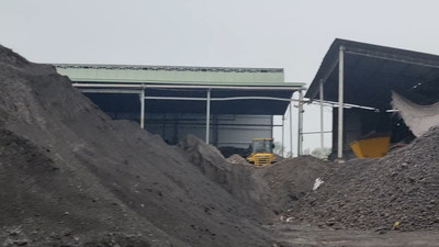 Nhiều xưởng than xây trái phép, gây ô nhiễm môi trường tại Phước Tân, Biên Hòa
