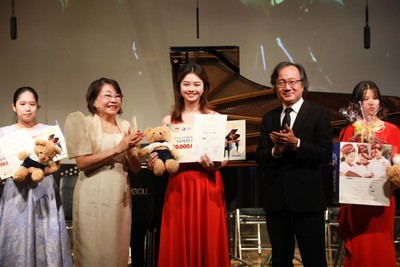 Nhiều thí sinh tài năng nhận giải thưởng cuộc thi Piano SIU 2022