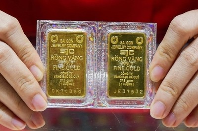 Giá vàng ngày 8/8: Vàng trong nước cao hơn 67 triệu/lượng