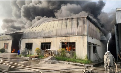 Cháy lớn ở Khu công nghiệp Quang Minh (Mê Linh- Hà Nội)