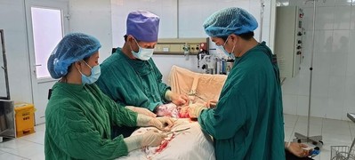 TTYT huyện Đắk Mil phẫu thuật thành công u nang buồng trứng nặng 0.5 kg