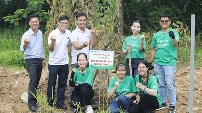TP.Hồ Chí Minh: Trồng 200 cây xanh tại Trường Đại học Quốc gia 