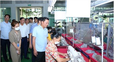 Lãnh đạo UBND tỉnh Ninh Bình kiểm tra Cụm công nghiệp Văn Phong