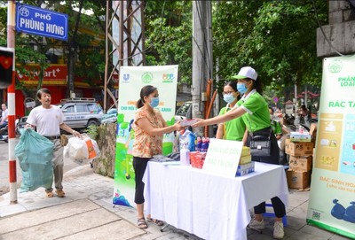 Chung tay bảo vệ môi trường cùng “Ngày hội Thu mua rác tái chế và Tặng quà” tại Đà Nẵng