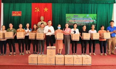 Hà Tĩnh: Tặng hơn 5000 bếp tiết kiệm năng lượng cho phụ nữ huyện Hương Sơn