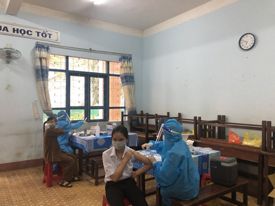 Trung tâm y tế Đắk Song tăng cường, đẩy nhanh công tác tiêm vắc xin cho trẻ em