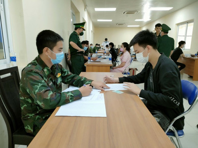 An Giang vừa tiếp nhận 26 công dân được phía Campuchia bàn giao
