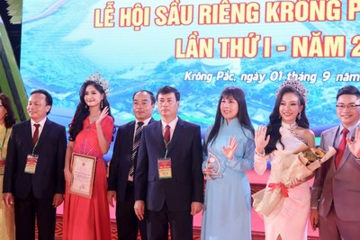 Hoa hậu Nguyễn Như Quỳnh, Thanh Hà, Phương Nga trở thành Đại sứ hình ảnh cho Lễ hội Sầu riêng