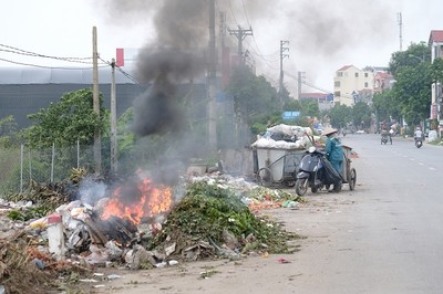 Đốt rác thải tràn lan, gia tăng ô nhiễm