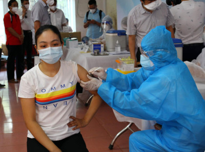Gần 100% công nhân lao động khu công nghiệp ở Bắc Giang đã tiêm mũi 4 vaccine Covid-19