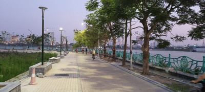 Tuyến đường ven Hồ Tây - Điểm check in xịn xò nhất của giới trẻ Hà Nội