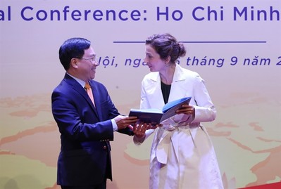 Kỷ niệm 35 năm UNESCO ra Nghị quyết vinh danh Chủ tịch Hồ Chí Minh
