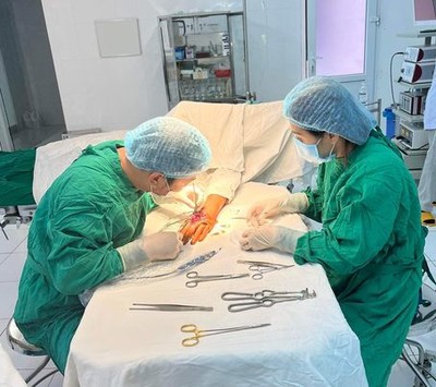 Huyện Đắk Mil: Phẫu thuật nối gân duỗi ngón 3 tay trái thành công