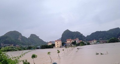 Ninh Bình: Nước tràn đê sông Bôi khiến hơn 200 hộ dân bị ngập