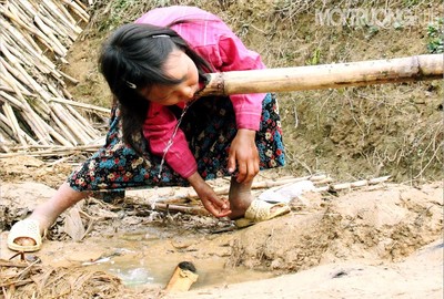 Khả năng tiếp cận nguồn nước sạch và an toàn cho người dân còn gặp nhiều khó khăn