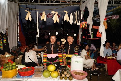 Tuần lễ Văn hóa - Chợ tình phong lưu Bảo Lạc đón lượng khách kỷ lục