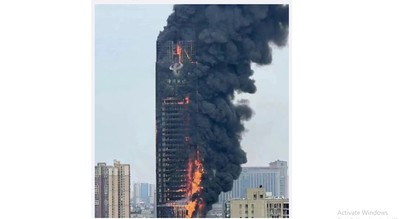 Cháy lớn tại tòa nhà chọc trời ở Trung Quốc