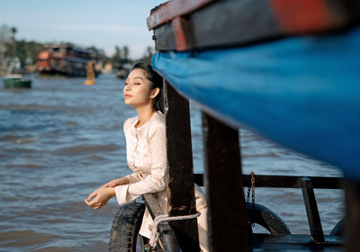 Trước thềm dự thi Miss Globe 2022, Lâm Thu Hồng thực hiện bộ ảnh quảng bá du lịch miền Tây
