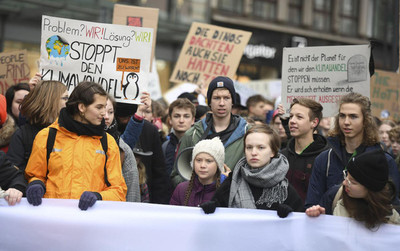 Người dân Đức xuống đường tuần hành kêu gọi bảo vệ khí hậu