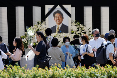 Hàng nghìn quan khách tham dự lễ quốc tang cố Thủ tướng Abe Shinzo