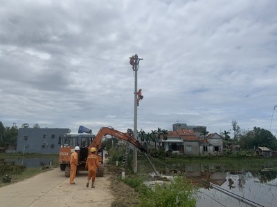 PC Đắk Nông: Hỗ trợ khắc phục sự cố lưới điện do bão số 4 gây ra