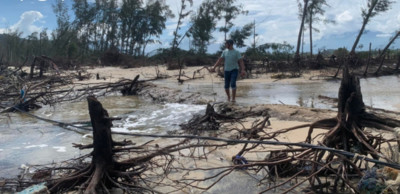 Bờ biển ở Thừa Thiên Huế sạt lở nghiêm trọng sau bão số 4