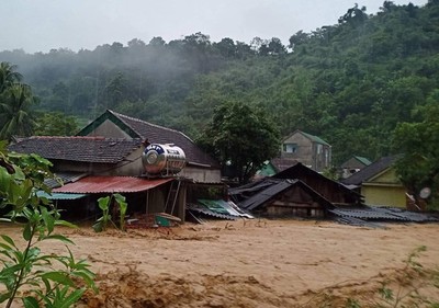 Lũ quét kinh hoàng ở huyện miền núi Kỳ Sơn, Nghệ An