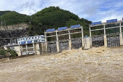 Nghệ An: Tăng lưu lượng xả nước hồ chứa thủy điện Bản Ang, Nậm Mô