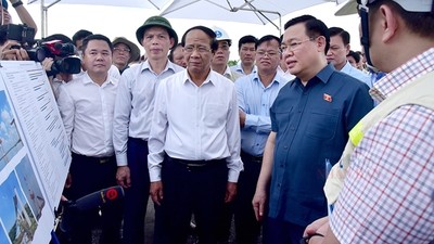 Chủ tịch Quốc hội Vương Đình Huệ kiểm tra dự án sân bay Long Thành