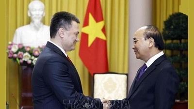 Chủ tịch nước Nguyễn Xuân Phúc tiếp Viện trưởng Tổng Viện Kiểm sát LB Nga