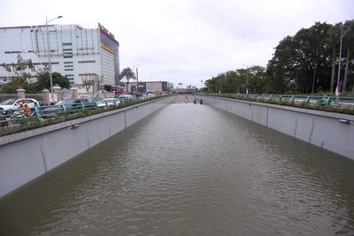 Hầm chui trăm tỷ ở Đà Nẵng lại ngập gần đến nóc sau mưa