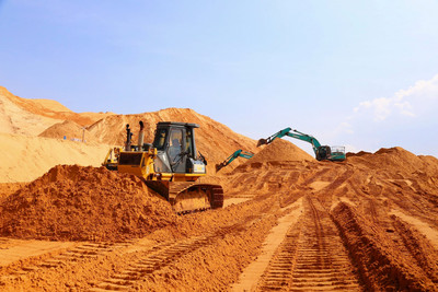 Bình Thuận: Tập trung tìm kiếm nạn nhân trong vụ sạt lở cát ở mỏ titan Nam Suối Nhum