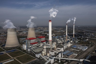 Trung Quốc sẽ không vội vàng chuyển đổi năng lượng sạch