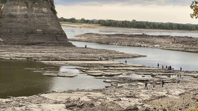 Mỹ: Hạn hán khiến nước sông Mississippi xuống thấp kỷ lục