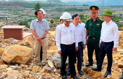 Đà Nẵng: Nhanh chóng khắc phục sạt lở và hỗ trợ sửa chữa các ngôi mộ cho người dân