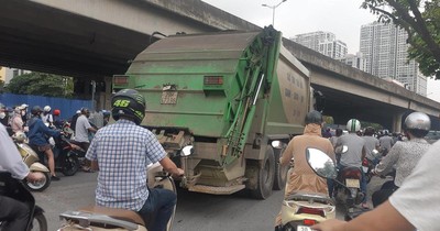 Hà Nội yêu cầu xử lý nghiêm xe chở rác lưu thông trong giờ cấm gây ùn tắc