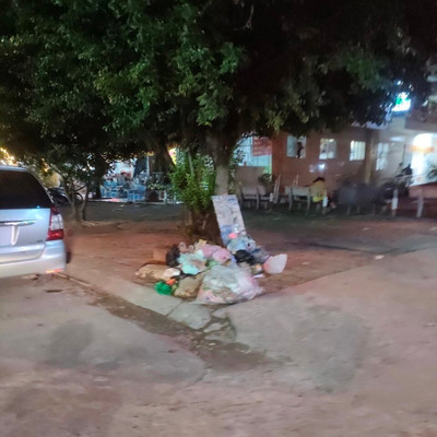 Hà Nội: Cần xử lý hết rác tồn đọng trên hè phố quận Nam Từ Liêm