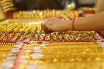 Giá vàng ngày 27/10: Vàng trong nước đồng loạt đảo chiều tăng giá