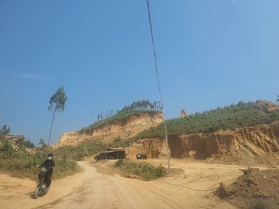 Bắc Giang: Cần kiểm tra việc khai thác “đất” vượt phép tại xã Đông Sơn?