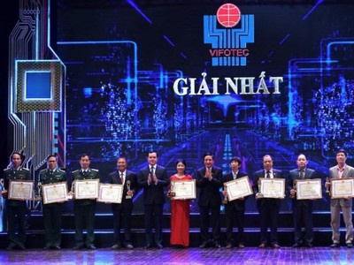 Công trình " Kè bảo vệ bờ hồ Hoàn Kiếm" được trao giải nhất VIFOTEC 2021