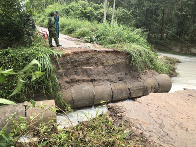 Tây Ninh: Mưa lớn sạt lở đường 792 đoạn qua Đồn Biên phòng Suối Lam
