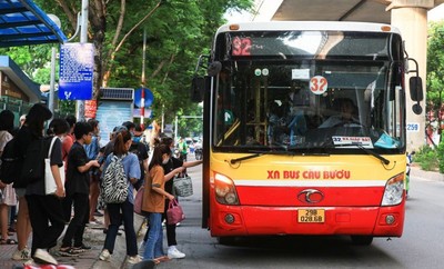 Hà Nội ưu tiên xăng dầu cho xe buýt hoạt động